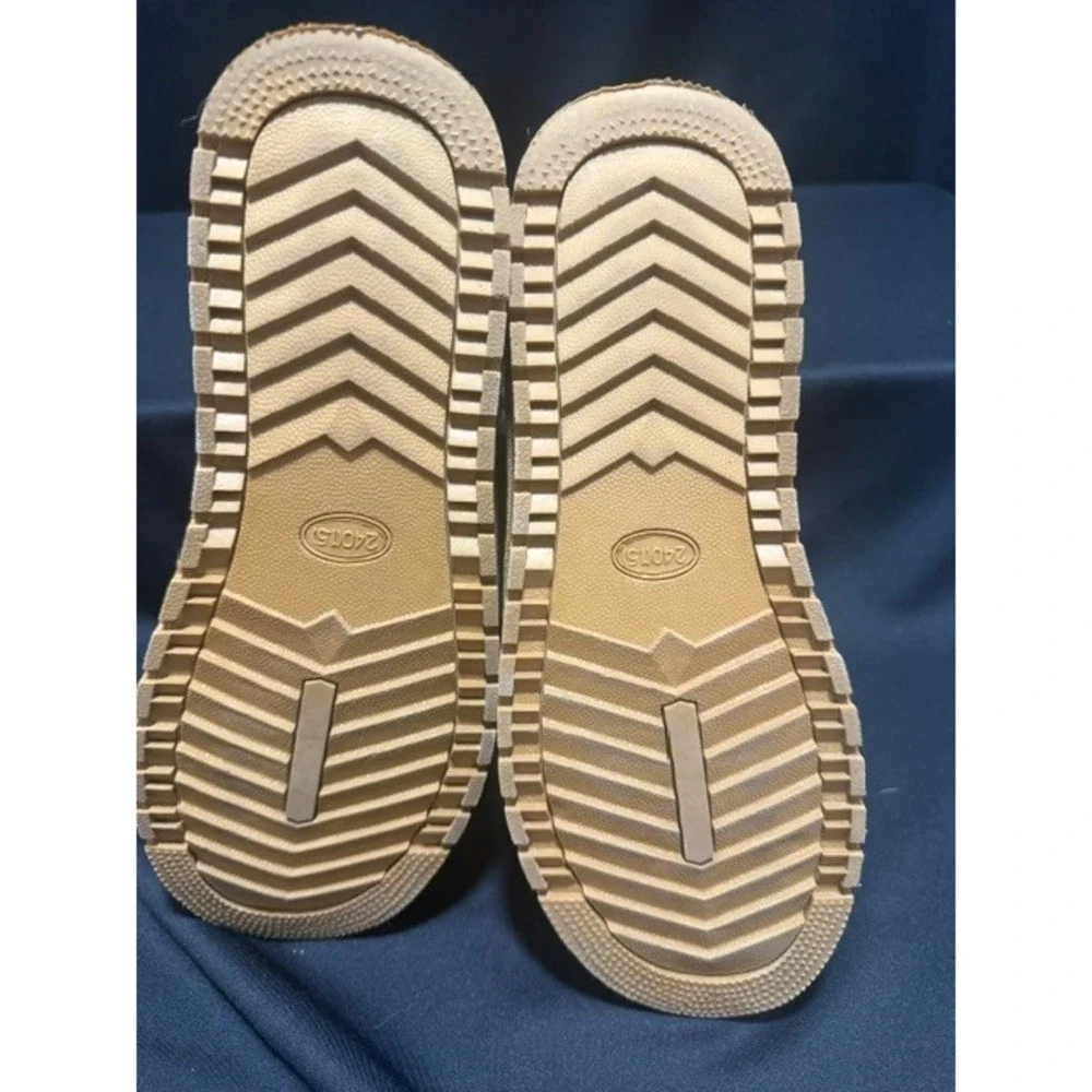 Evellyhootd Kids Classic Mini Snow Boots Tan Chestnut Faux Fur Lined Size 2.5